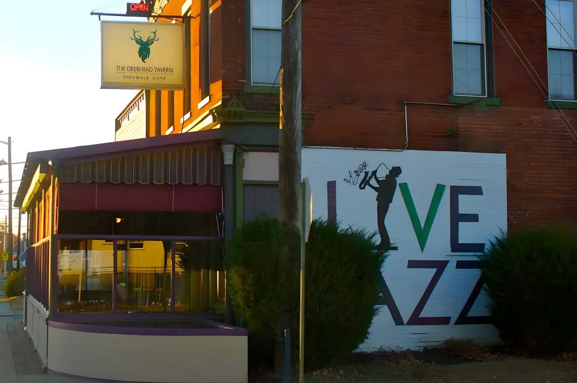 Evansville, IN Restaurant Deerhead Pizza Tavern