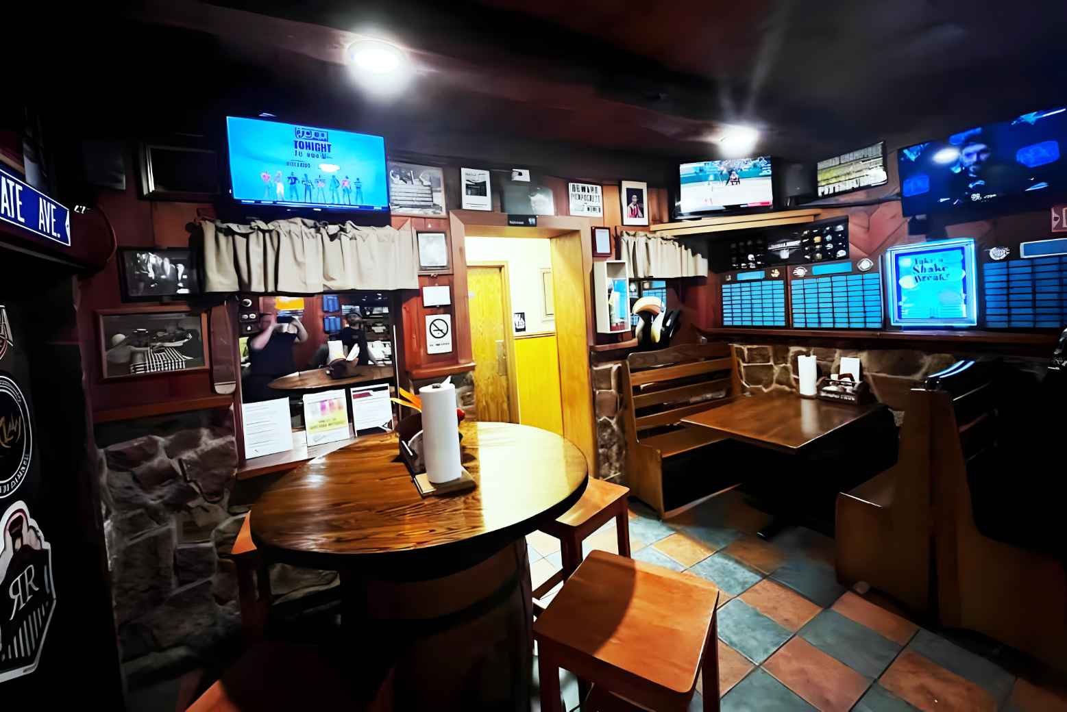 Clearfield, PARestaurant Denny's Beer Barrel Pub