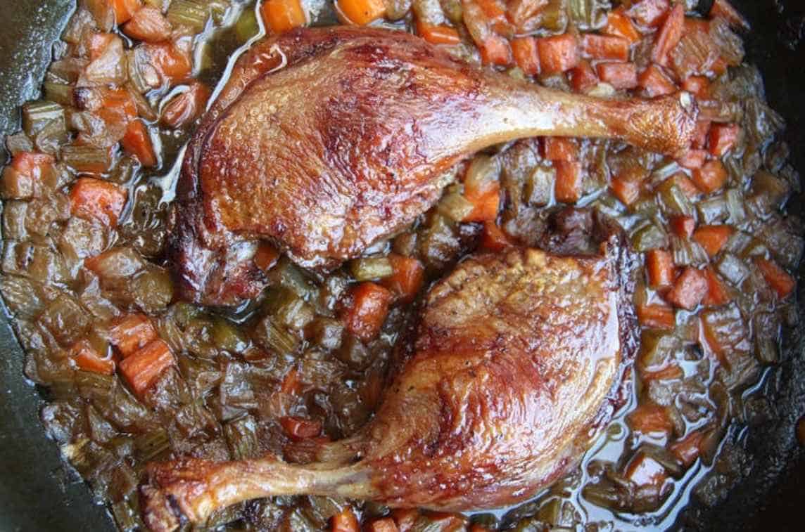 Crisp-braised Duck Legs with Aromatic Vegetables